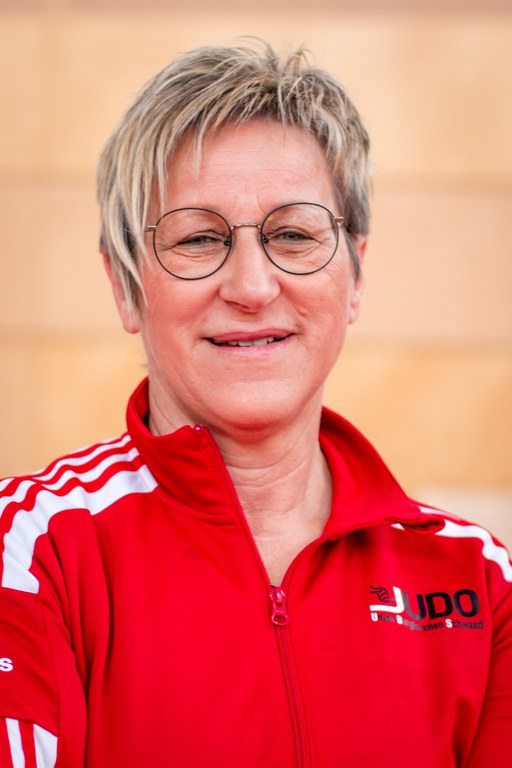 monika.jpg monika.jpg