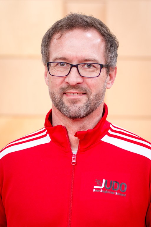 robert.jfif robert.jfif