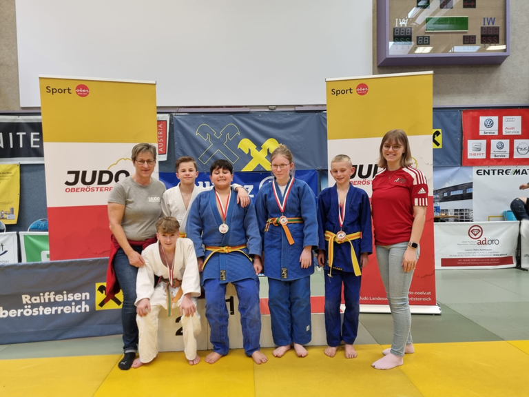 Landesmeisterschaften U12/U14 in Niederwaldkirchen: 2 Landesmeistertitel, 5 Vizemeister & 2 Bronze für Judo Union Burgkirchen/Schwand. Gold für Ilvie Turner & Ilgar Rashidov.